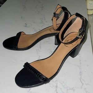 Jack Rogers like new black, ankle strap sandals.
